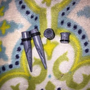 Size 00 gauges- cleaned and only used once